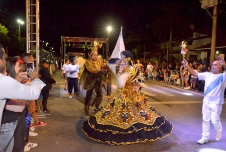XV de Novembro foi uma das atrações do Carnaval de rua na noite deste domingo