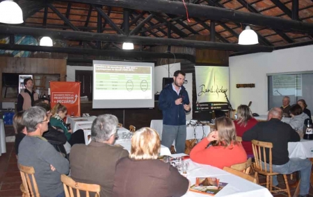 EXPOQUERÊNCIA: Grande público conferiu os Mitos e Verdades sobre as vacinas comerciais e as técnicas da Zoetis