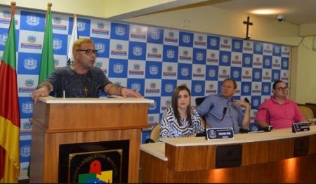 Carlos Alberto Ferreira Pereira (Biti) participa da Sessão da Câmara destacando a homenagem ao Carnavalesco Gim