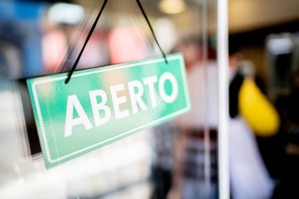 RS amplia horários para restaurantes e altera regras para parques, museus e futebol