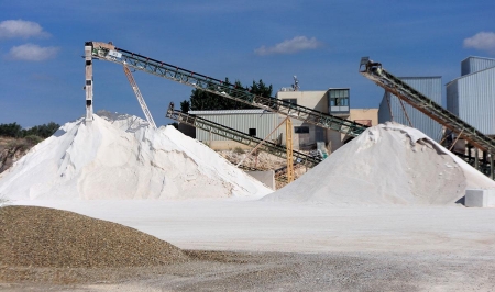528 toneladas de calcário serão distribuidos para 66 produtores lourencianos