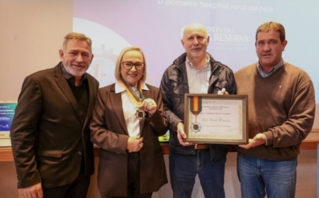 Hospital da Reserva homenageou a Secretária estadual de Saúde Arita Bergmann