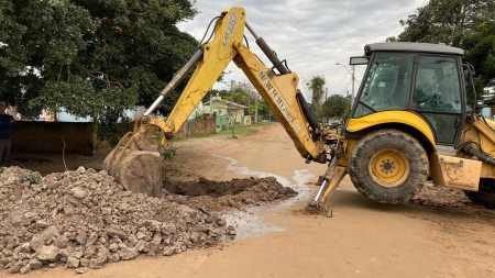 SMOU trabalhou nesta sexta-feira (8) na expansão e readequação da rede de esgoto pluvial na rua General Osório
