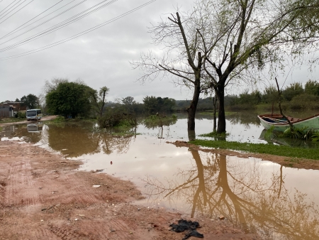 Arroio São Lourenço começa apresentar nível elevado