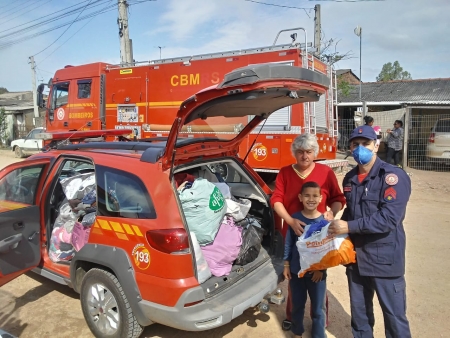Corpo de Bombeiros de SLS e a Campanha do Agasalho