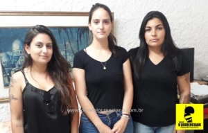 * VICTÓRIA (de Pelotas), MARIA ANTÔNIA (de Livramento) e GABRIELA (de Capão do Leão) são três das dezoito profissionais que atuam em nossa cidade na área de saúde.