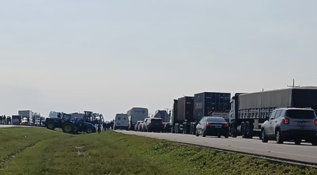 SOS AGRO: Produtores rurais seguem manifestação em favor do Agro