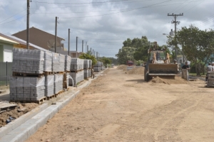Obras de calçamento na RUA Max Stenzel