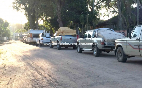 Camping reabre na manhã desta quinta-feira é já forma fila no portão de entrada