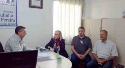 Vereador Paulinho Pereira apresenta reivindicações a Secretários