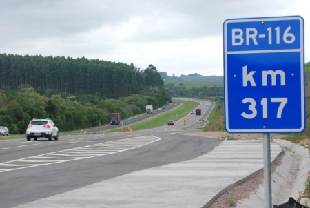 BR-116 terá interrupções para pintura entre Guaíba e Tapes de terça à sábado