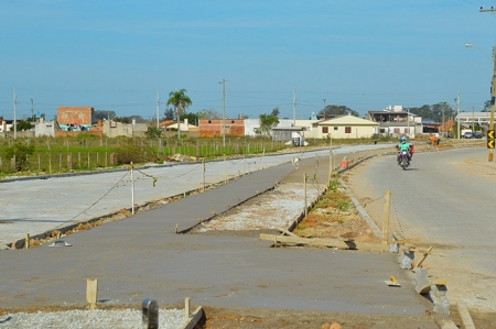 Avançam as obras na rua Theodoro Henrique Schuch