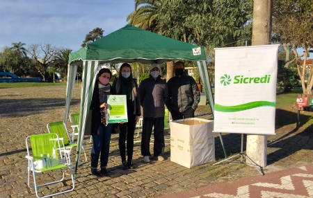 SICREDI arrecada doação de alimentos neste sábado (3) com sistema DRIVE THRU