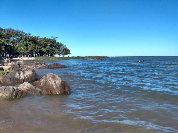 Praia das Ondinas está imprópria para banho