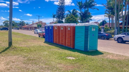 Prefeitura instalou 22 banheiros químicos nas praias de São Lourenço do Sul