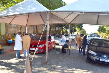 Vacinação nesta segunda-feira (7) será para Professores, Caminhoneiros, Transporte Portuário, Transporte Aquaviário, Transporte Rodoviário de passageiros e trabalhadores de Limpeza Urbana