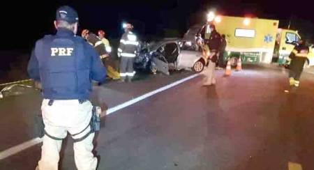 Quatro pessoas morreram em um acidente entre dois carros na BR-116, em Cristal