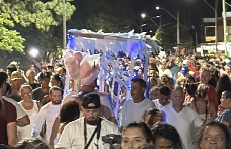Imagem de Iemanjá chegou em carreata  na praia da Barrinha