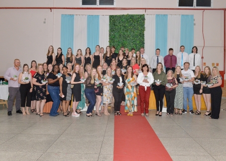 E.M.E.F. Martinho Lutero realizou formatura do 9º ano