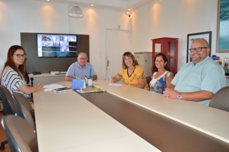 Direções de escolas são empossadas