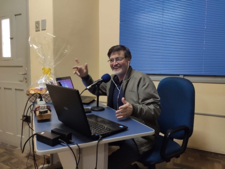 COLONO E MOTORISTA: Oscar Almeida apresenta até às 19 horas programa em homenagem a colonos e motoristas