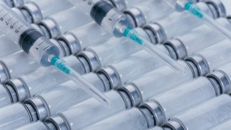 Governo do Estado assegura aquisição de 10 milhões de seringas com economia de 48%