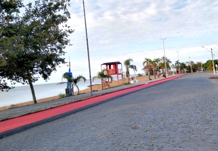 Sinalização da Ciclovia começa a dar nova cara à Praia das Nereidas