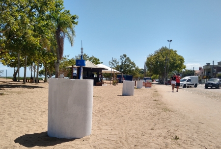 Novas lixeiras foram colocadas nas praias de São Lourenço
