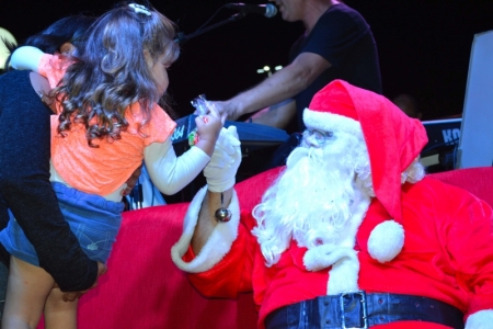 Domingo tem Natal Cultural na praça Dedê Serpa