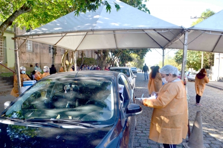 502 pessoas de 45 a 59 anos com comorbidades foram vacinadas nesta quinta-feira