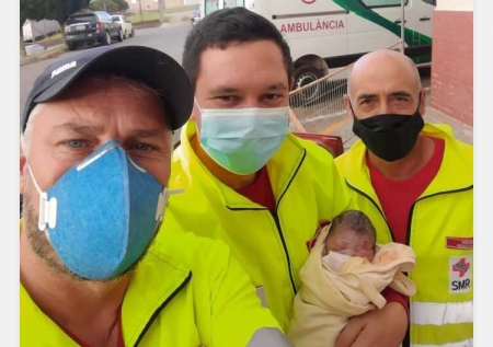 Equipe da Ecosul realiza dois partos dentro das viaturas de resgate neste domingo(3)