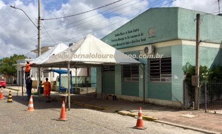 Prefeitura monta estrutura externa à UBS Central para atendimento a população durante o final de semana