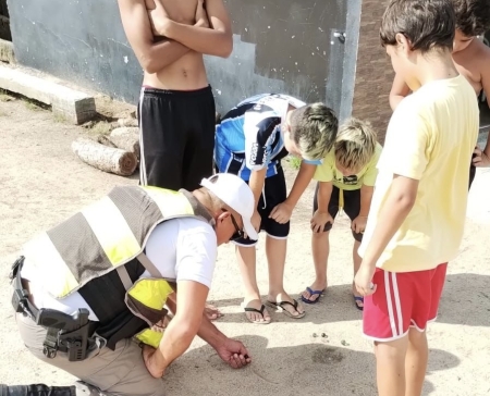 Iniciativa qde policiais em São Lourenço aproxima crianças da Polícia Militar