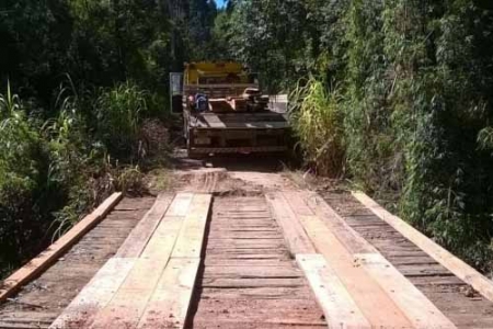 Ponte é recuperada no Faxinal