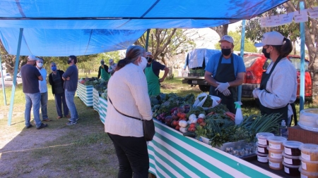 Famílias agricultoras tem novo ponto fixo de comercialização em Pelotas
