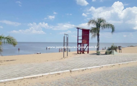 Das quatro guaritas em três praias lourencianas, duas delas estão sem salva-vidas