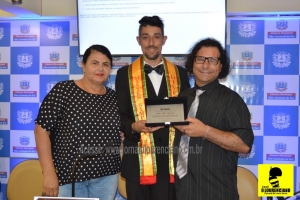 Rei Momo e Modelo João Tiele é homenageado na Câmara Municipal