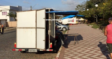 Após Decreto, poucos feirantes voltaram à Praça Central nesta quarta-feira