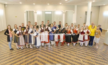 Sonnenschein reuniu grupos da região  para curso de dança