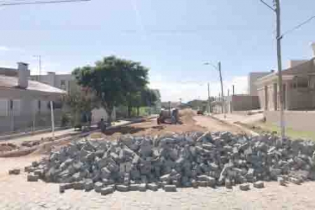 Rua Santo Antônio recebe pavimentação