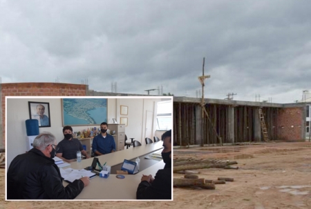 CENTRO DE CONVENÇÕES: Prefeito Rudinei Härter assina ordem de reinício das obras