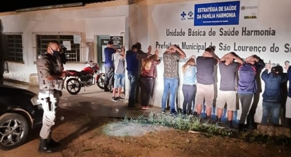 COVID-19: Fiscalização interrompe aglomeração em bar no 4º Distrito de São Lourenço do Sul