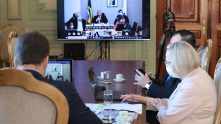 Em reunião com governadores, ministro Pazuello apresenta cronograma de vacinação com a chegada de novas doses