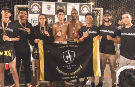 Atletas lourencianos foram campeões no gaúcho de Muay thai neste final semana