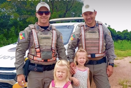 Batalhão de Polícia Rodoviária da Brigada Militar recebe visita de admiradoras em São Lourenço do Sul
