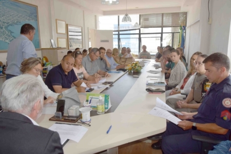 Reunião para tratar da temporada de verão aconteceu entre a Prefeitura, representantes de entidades e comércios locais, moradores e Promotoria do Município