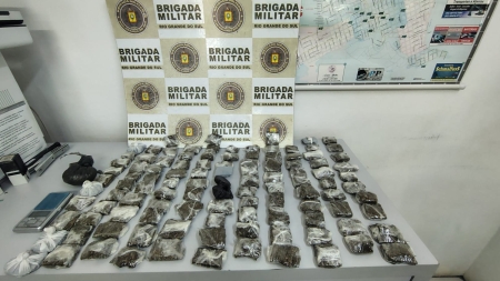 Brigada Militar prendeu homem de 20 anos por tráfico de drogas no Bairro Avenida