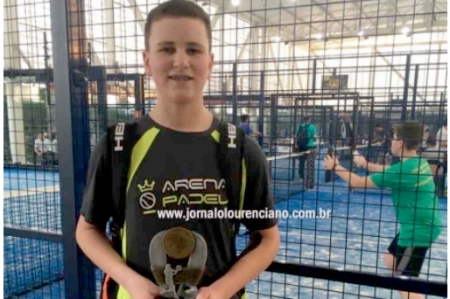 Matheus Roloff parte nesta segunda-feira para Espanha disputar o mundial de Padel