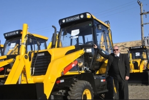 São Lourenço do Sul recebe Retroescavadeira através de emenda parlamentar