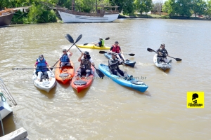 Os caiaqueiros pelo Arroio São Lourenço